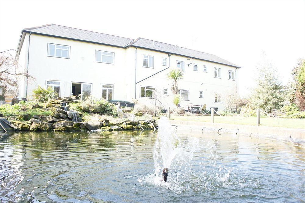 Asperion Hillside Hotel Guildford Exterior photo