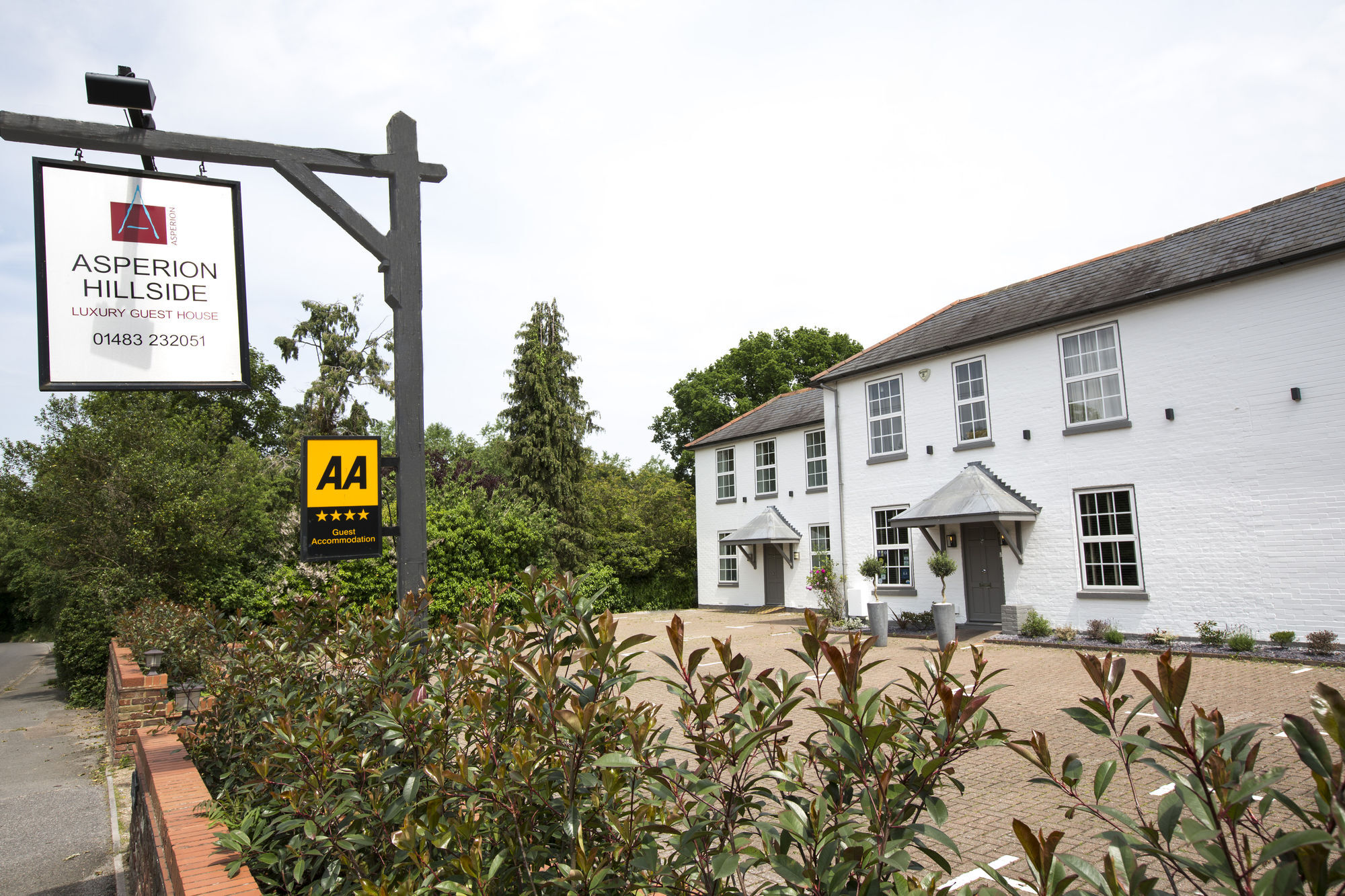 Asperion Hillside Hotel Guildford Exterior photo